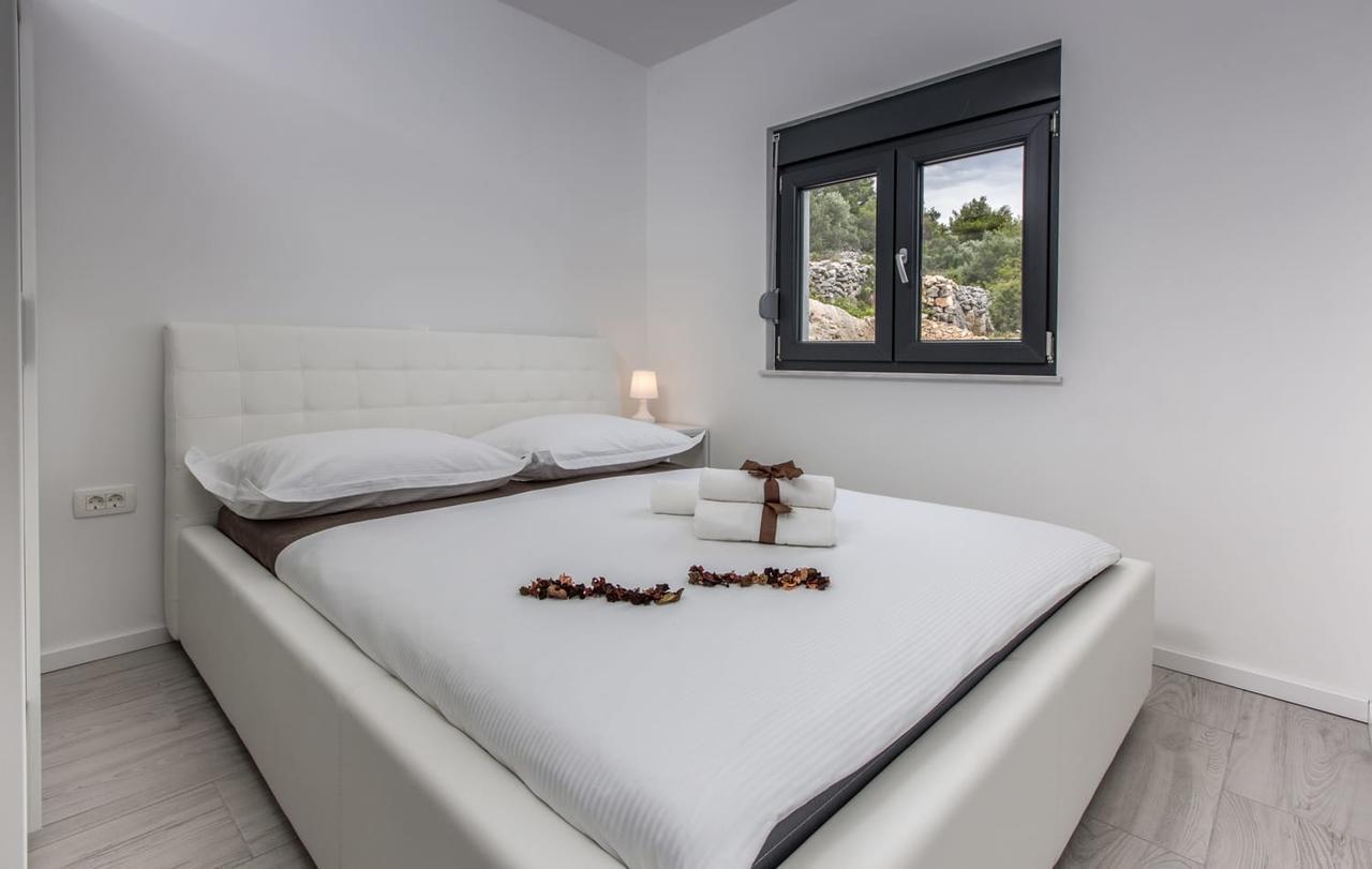 Villa Regina With Heated Pool And Sea View مارينا المظهر الخارجي الصورة